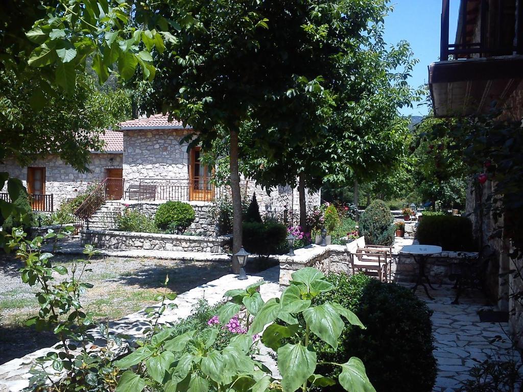 Andrea Sofi Guesthouse Dimitsana Buitenkant foto