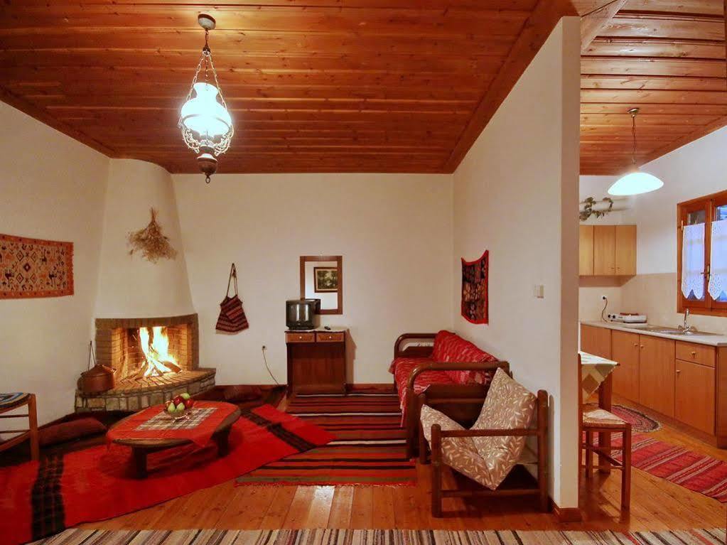 Andrea Sofi Guesthouse Dimitsana Buitenkant foto